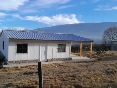 Vivienda tradicional prefabricada de Tu Cassa entregada e instalada en el terreno del cliente