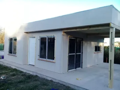 Vivienda tradicional prefabricada de Tu Cassa entregada e instalada en el terreno del cliente