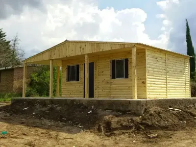 Vivienda tradicional prefabricada de Tu Cassa entregada e instalada en el terreno del cliente