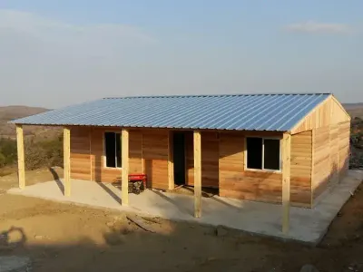 Vivienda tradicional prefabricada de Tu Cassa entregada e instalada en el terreno del cliente